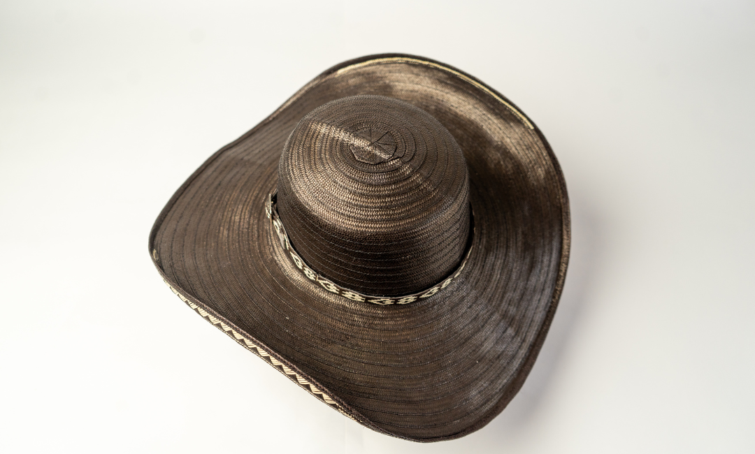 SOMBRERO NEGRO CON PEINE 21