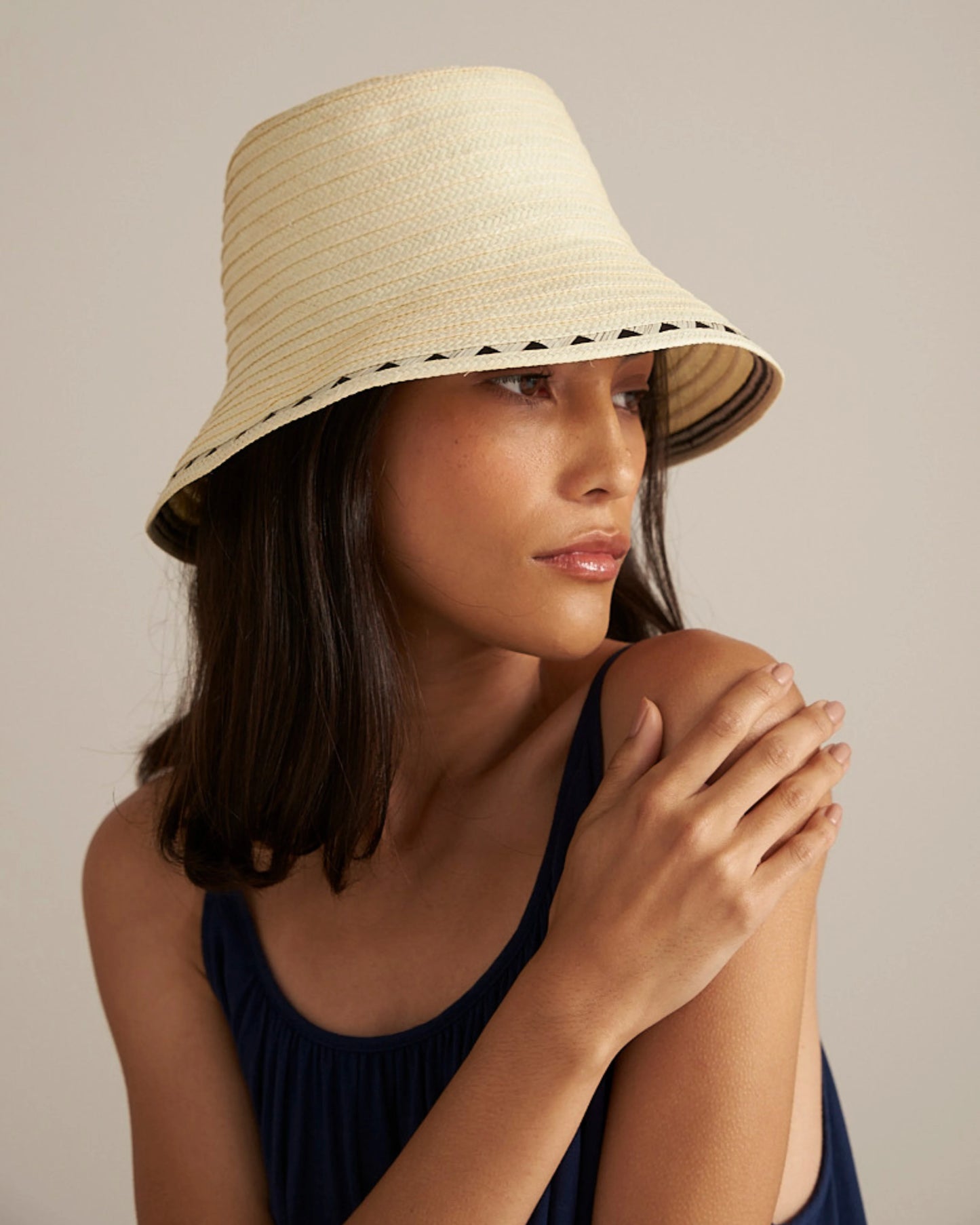 BUCKET HATS CRUDO